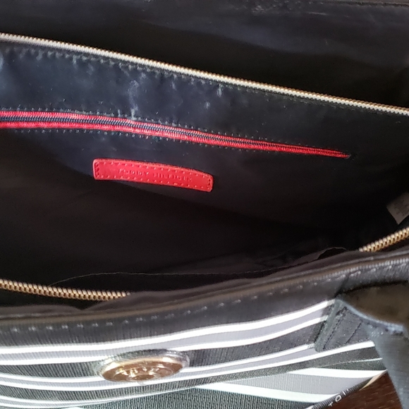 Tommy Hilfiger Handbag and Wallet - Picture 3 of 4